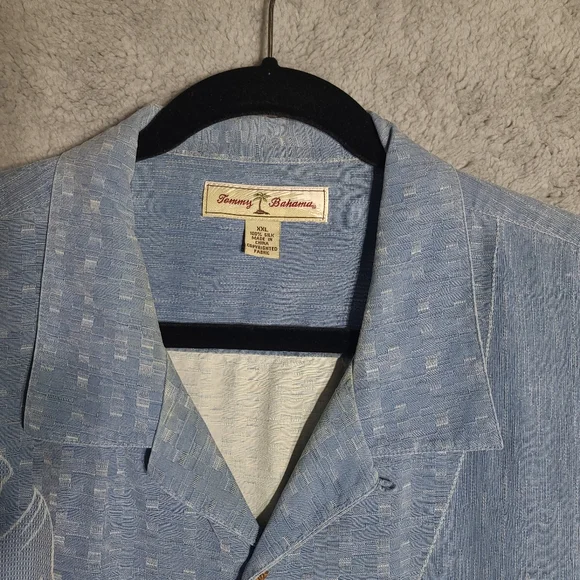 Tommy Bahama Blue Casual Lightweight Shirt - Picture 2 of 9